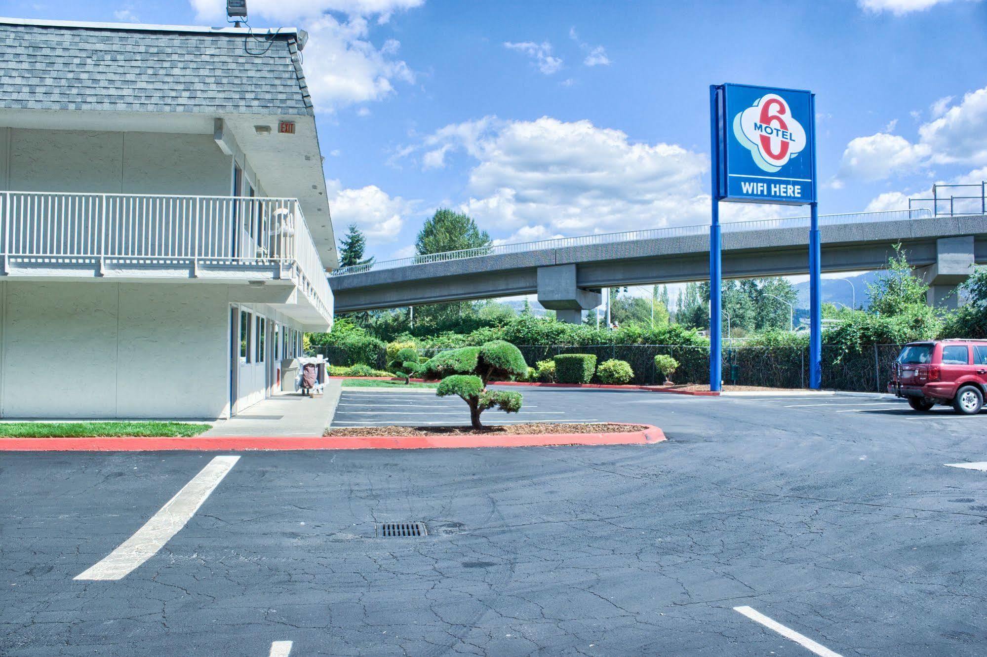 Motel 6-Issaquah, Wa - Seattle - East Εξωτερικό φωτογραφία